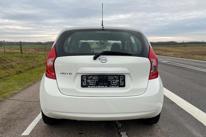 Hvid Nissan Note fra 2017