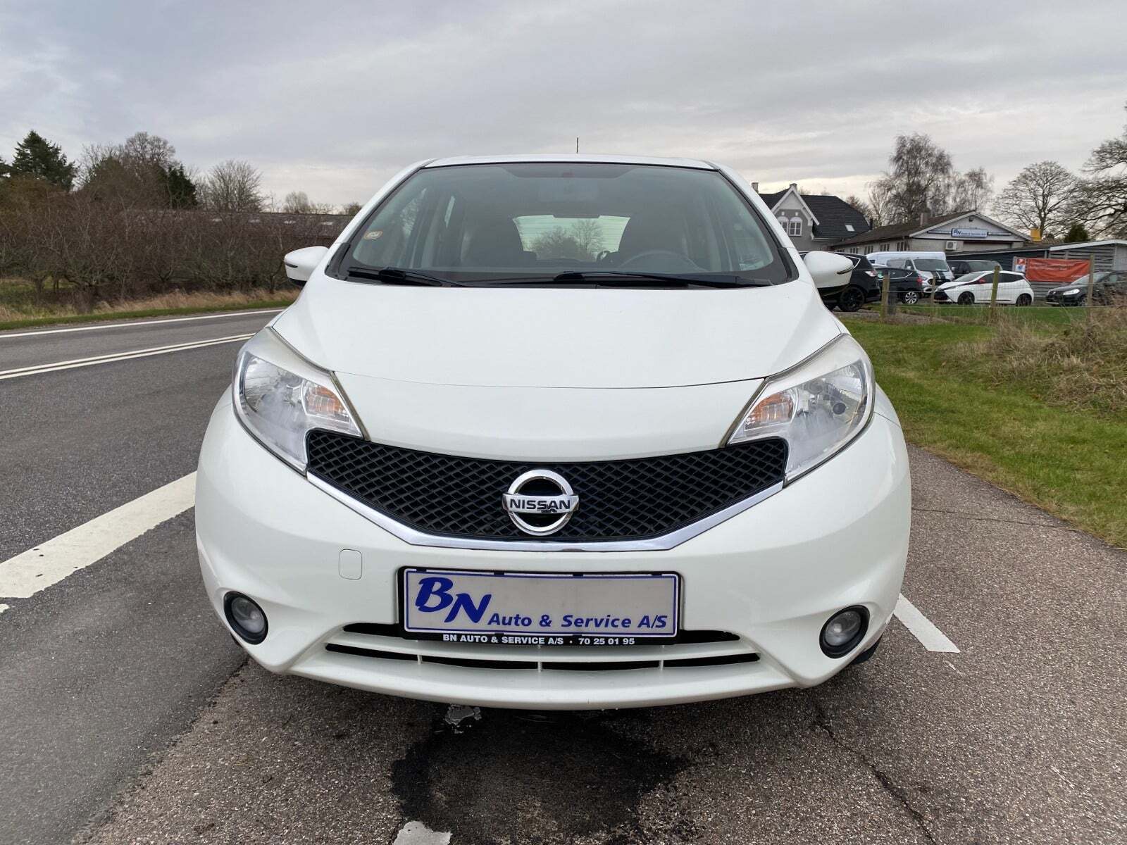 Hvid Nissan Note fra 2017