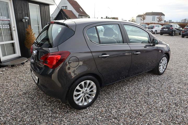 Grå Opel Corsa fra 2016