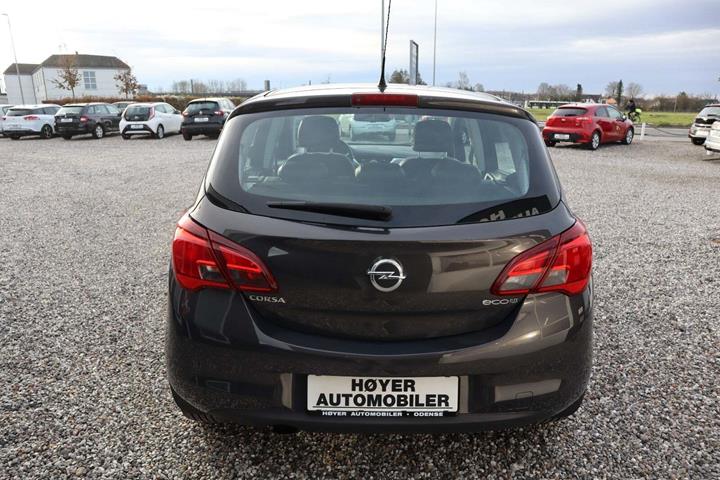 Grå Opel Corsa fra 2016
