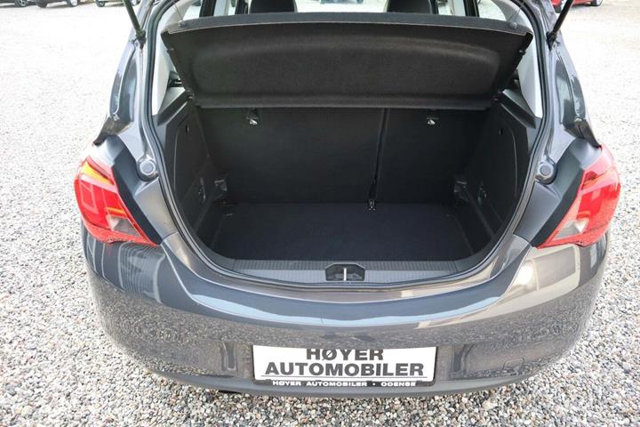 Grå Opel Corsa fra 2016