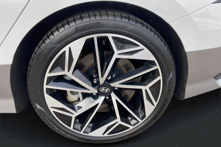 Hvid Hyundai Ioniq 6 fra 2023