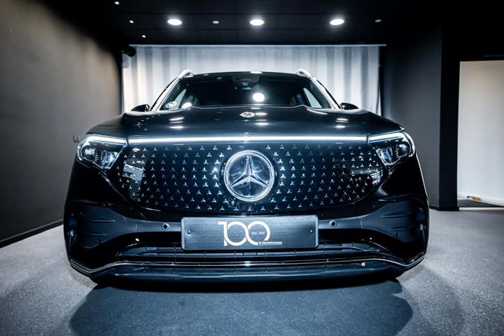 Sort Mercedes EQB250+ fra 2026