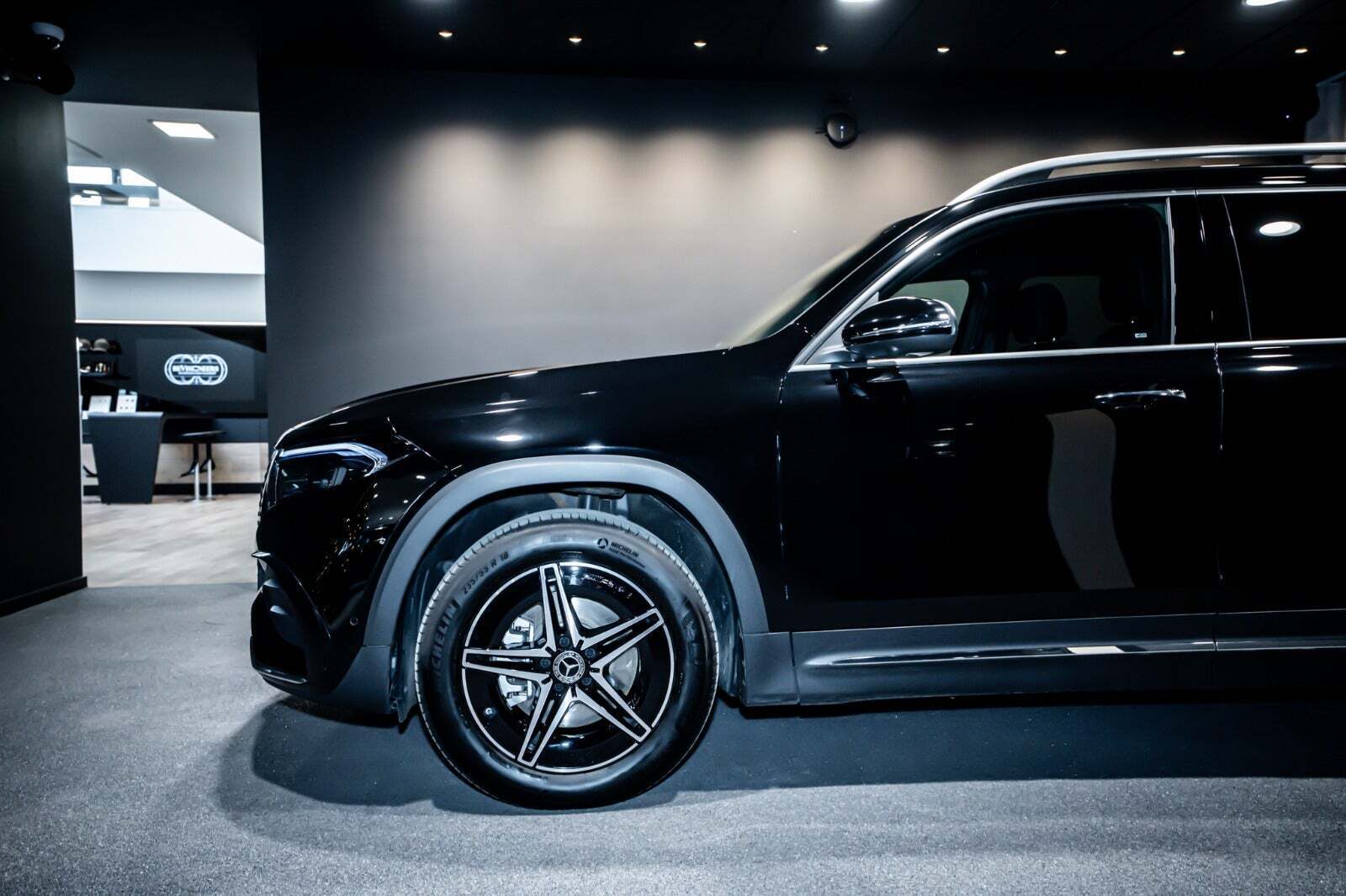 Sort Mercedes EQB250+ fra 2026