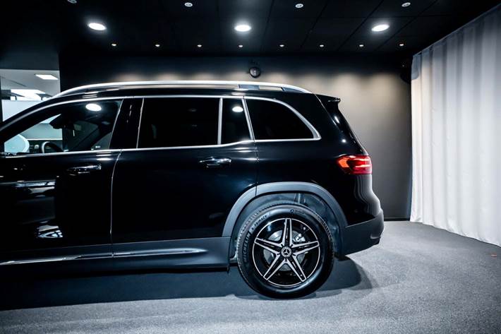 Sort Mercedes EQB250+ fra 2026