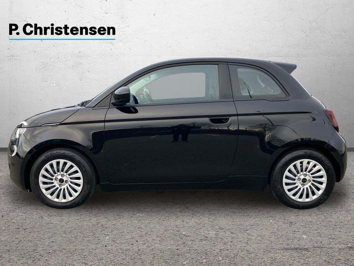 Fiat 500e 24 Action