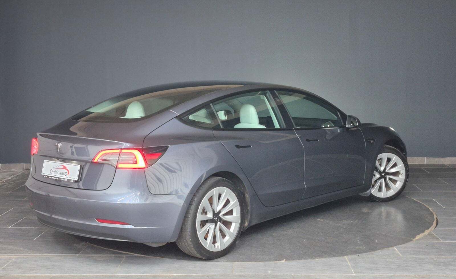 Tesla Model 3 Standard Range+ RWD