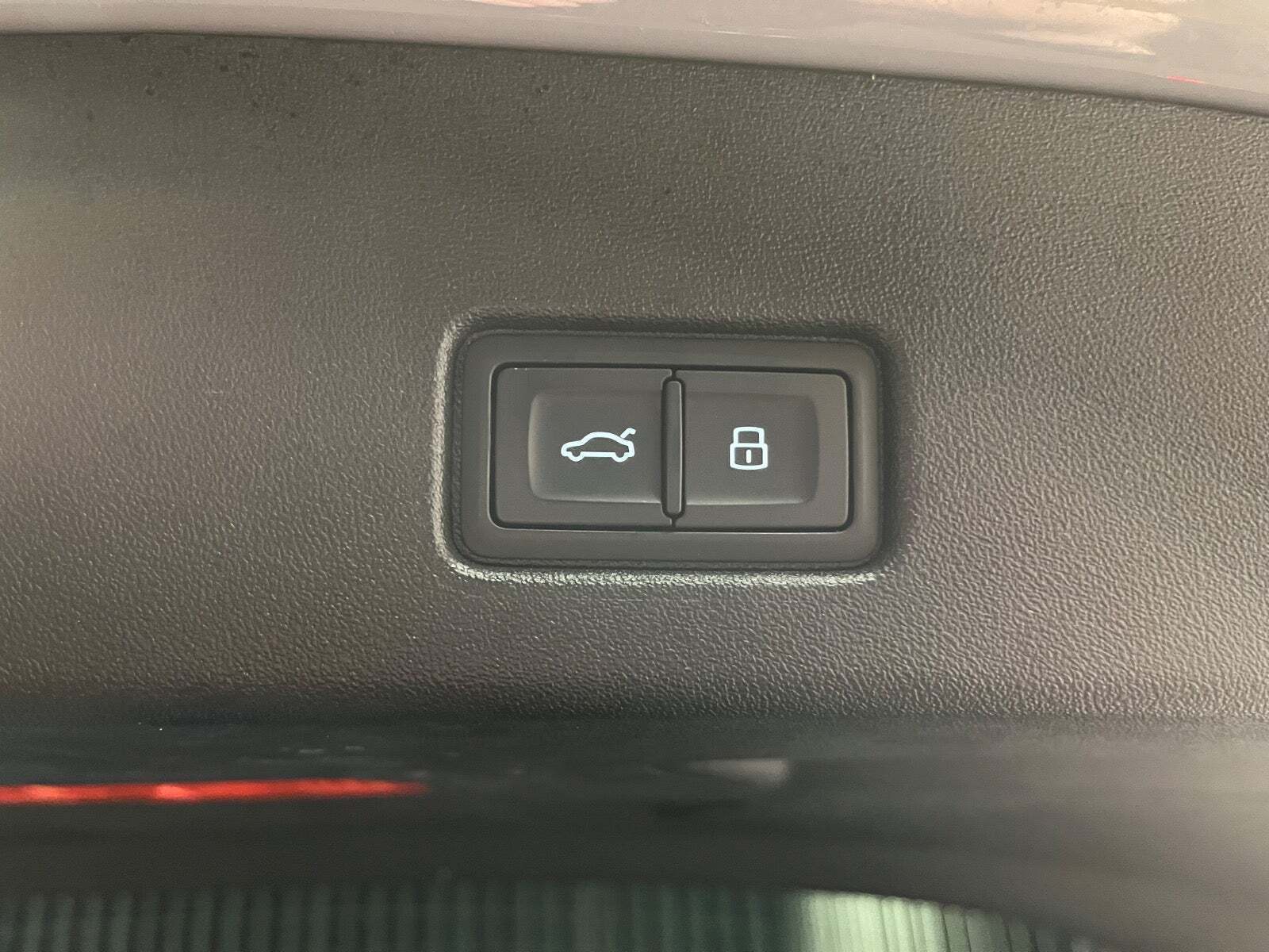 Grå Audi Q4 e-tron fra 2022