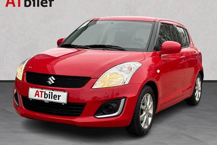 Rød Suzuki Swift fra 2014 set udefra