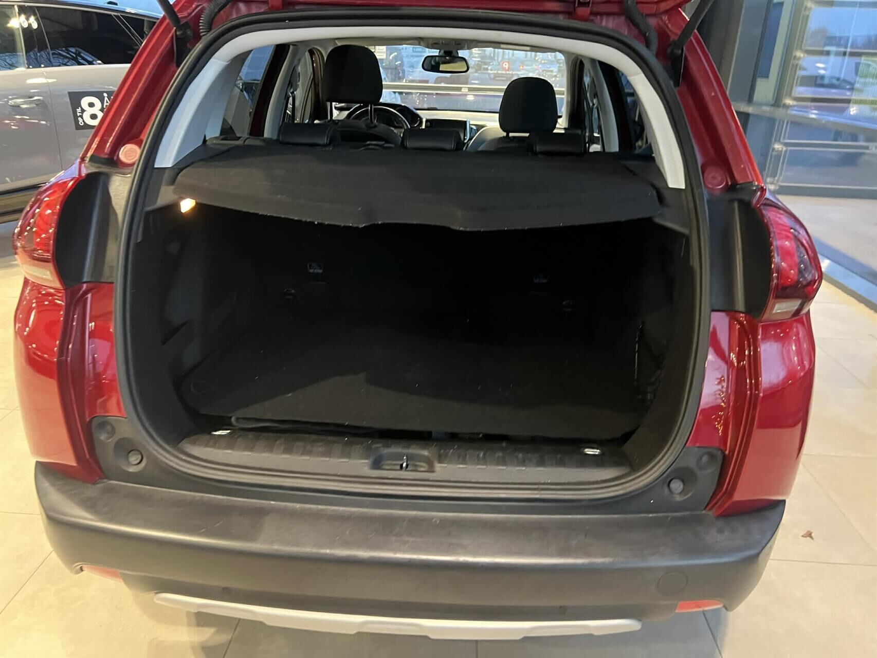 Peugeot 2008 1,2 PureTech Prestige 110HK 5d