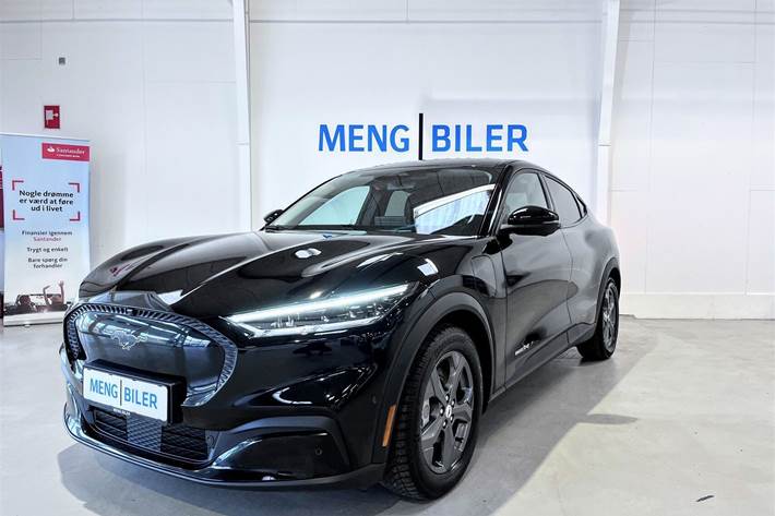 Sort Ford Mustang Mach-E fra 2021 set udefra