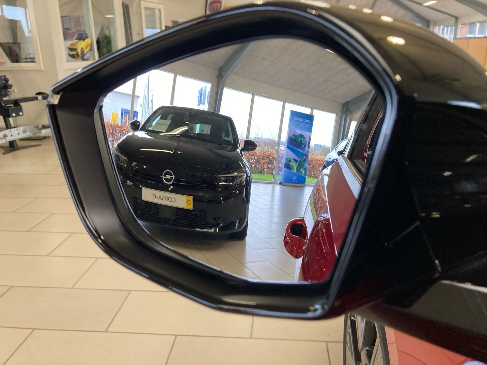 Rød Opel Astra-e fra 2024