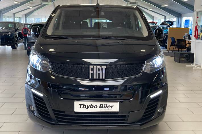 Sort Fiat Ulysse fra 2022 set udefra