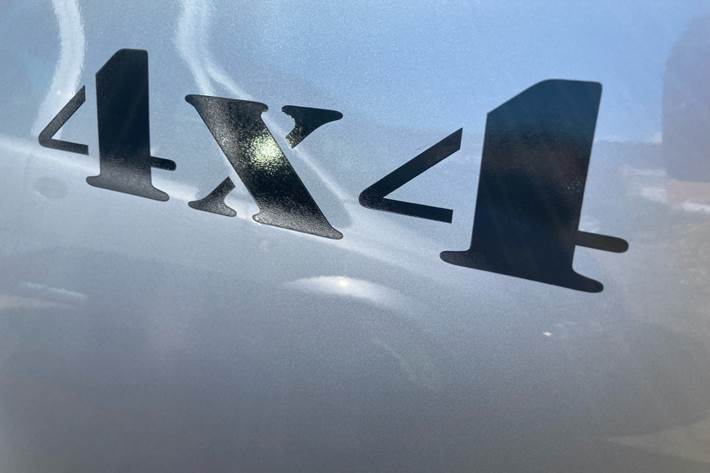 Sølv Isuzu D-Max fra 2025