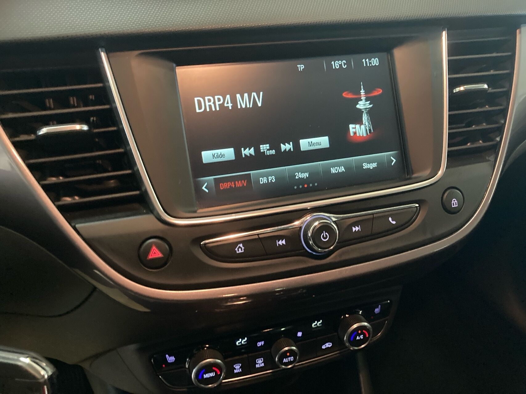 Grå Opel Crossland X fra 2018