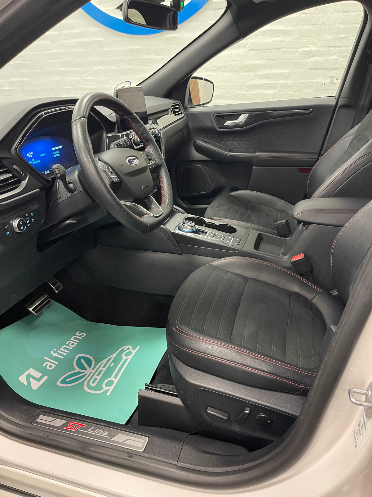 Ford Kuga 2,5 PHEV ST-Line X CVT