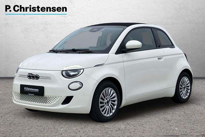 Hvid Fiat 500e fra 2023 set udefra