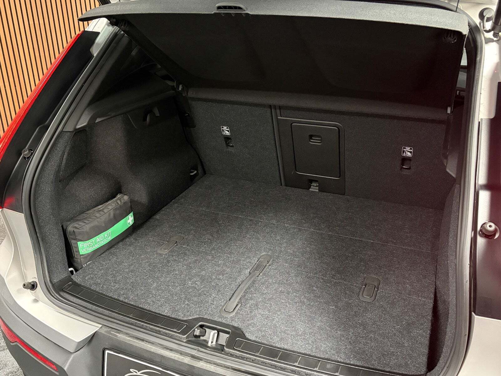 Sølv Volvo XC40 fra 2023