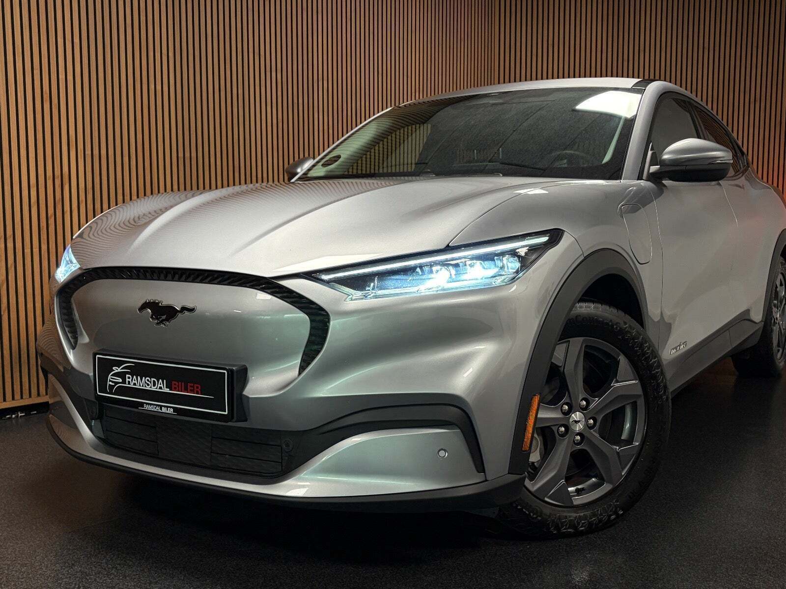 Ford Mustang Mach-E 75 Standard Range