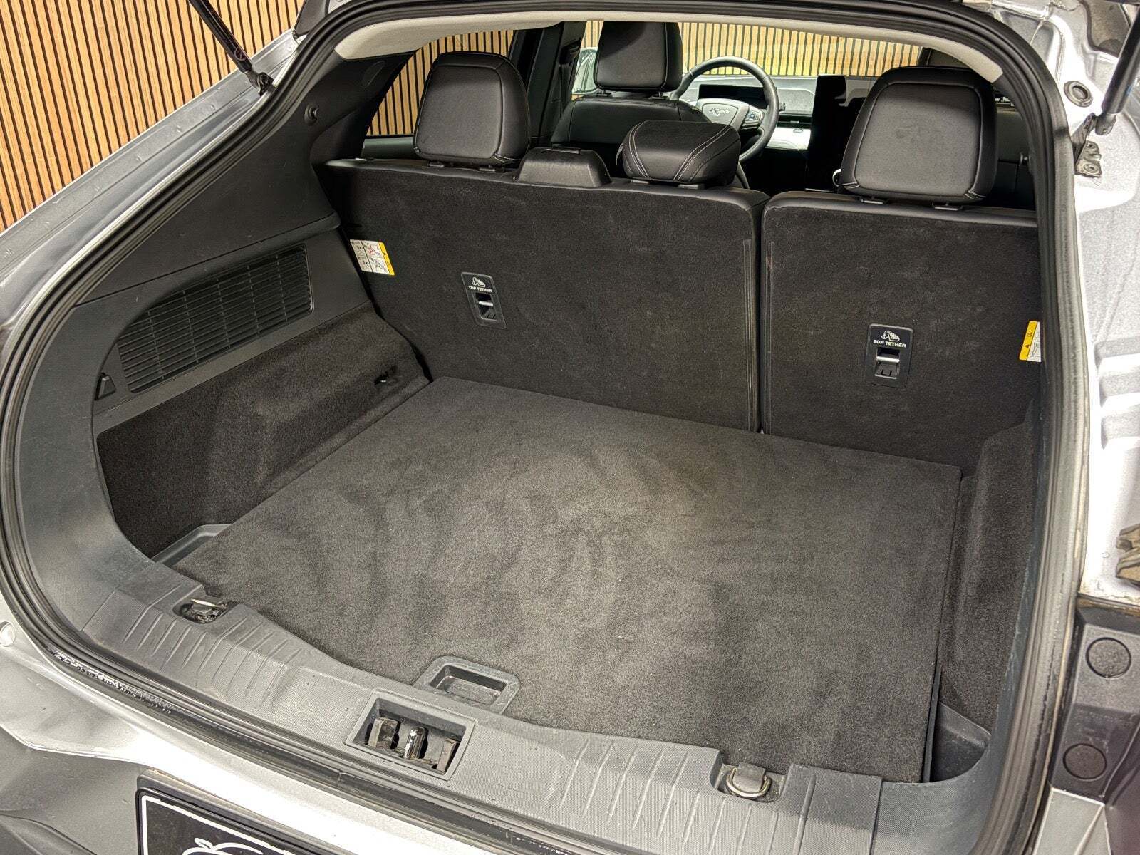 Sølv Ford Mustang Mach-E fra 2022