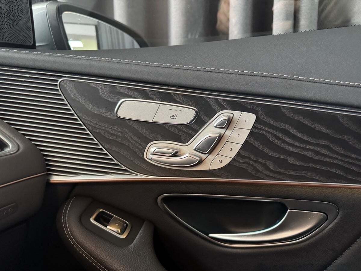 Sort Mercedes EQC400 fra 2020