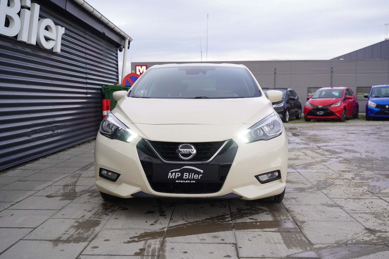 Beige Nissan Micra fra 2020