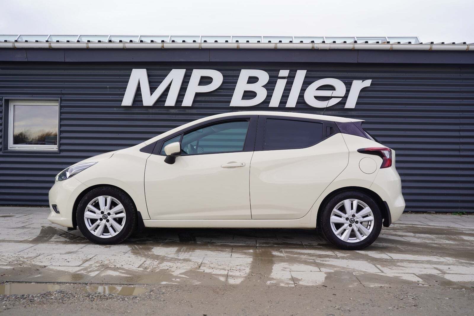 Beige Nissan Micra fra 2020