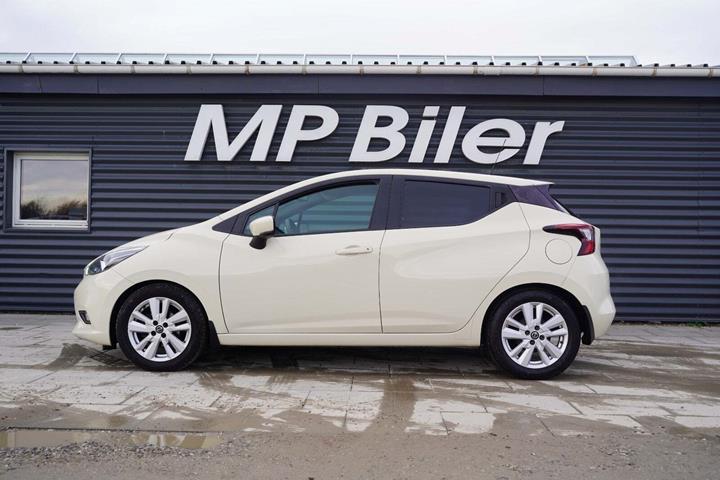 Beige Nissan Micra fra 2020