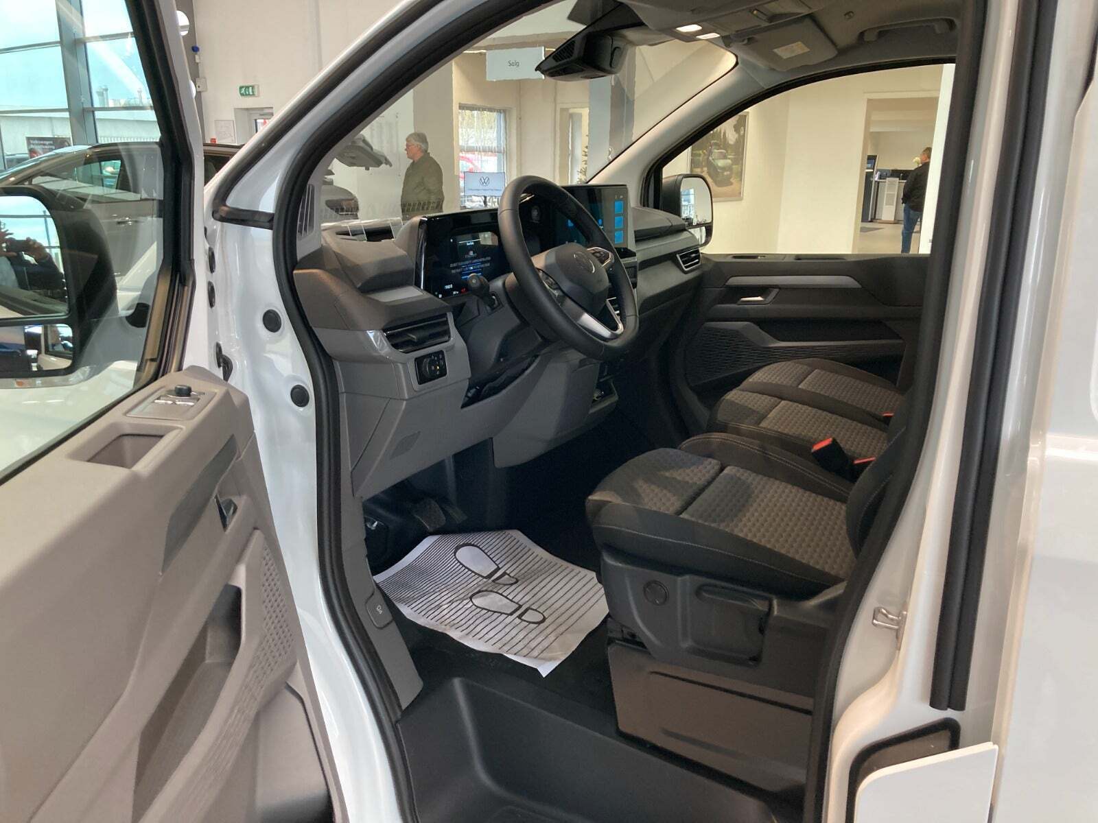 VW e-Transporter Comfort Kassevogn LWB