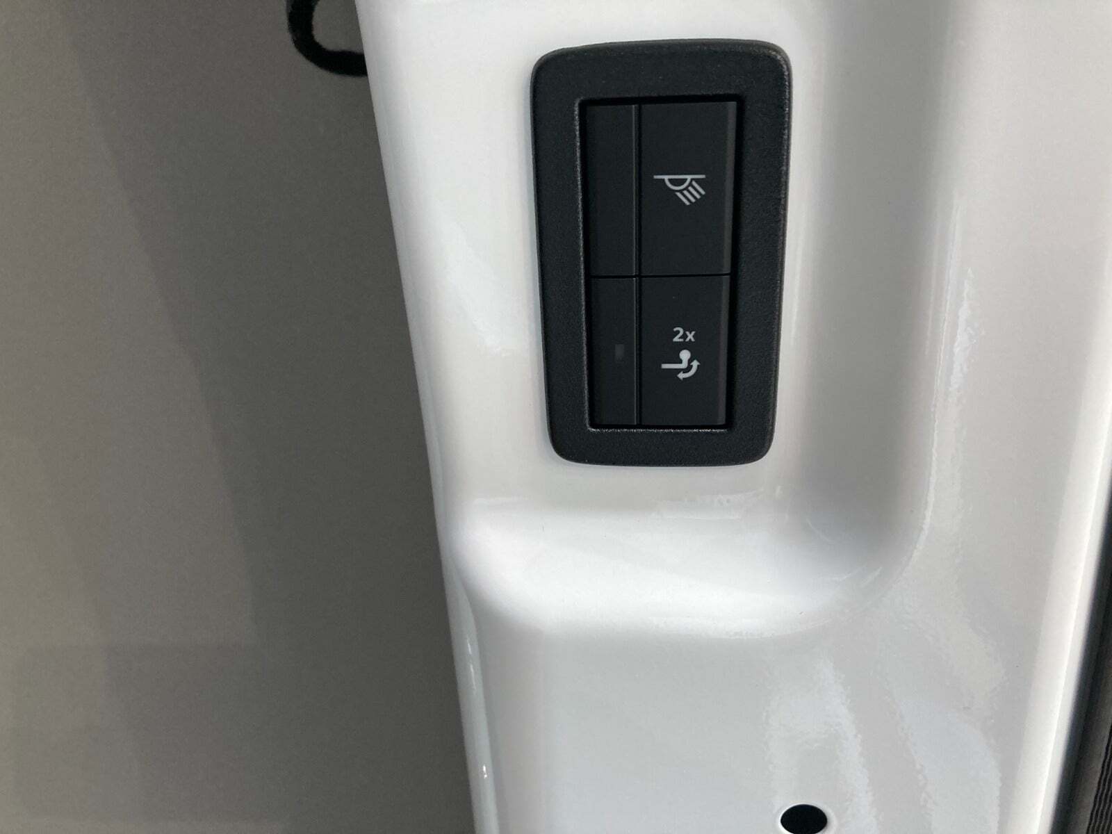 VW e-Transporter Comfort Kassevogn SWB