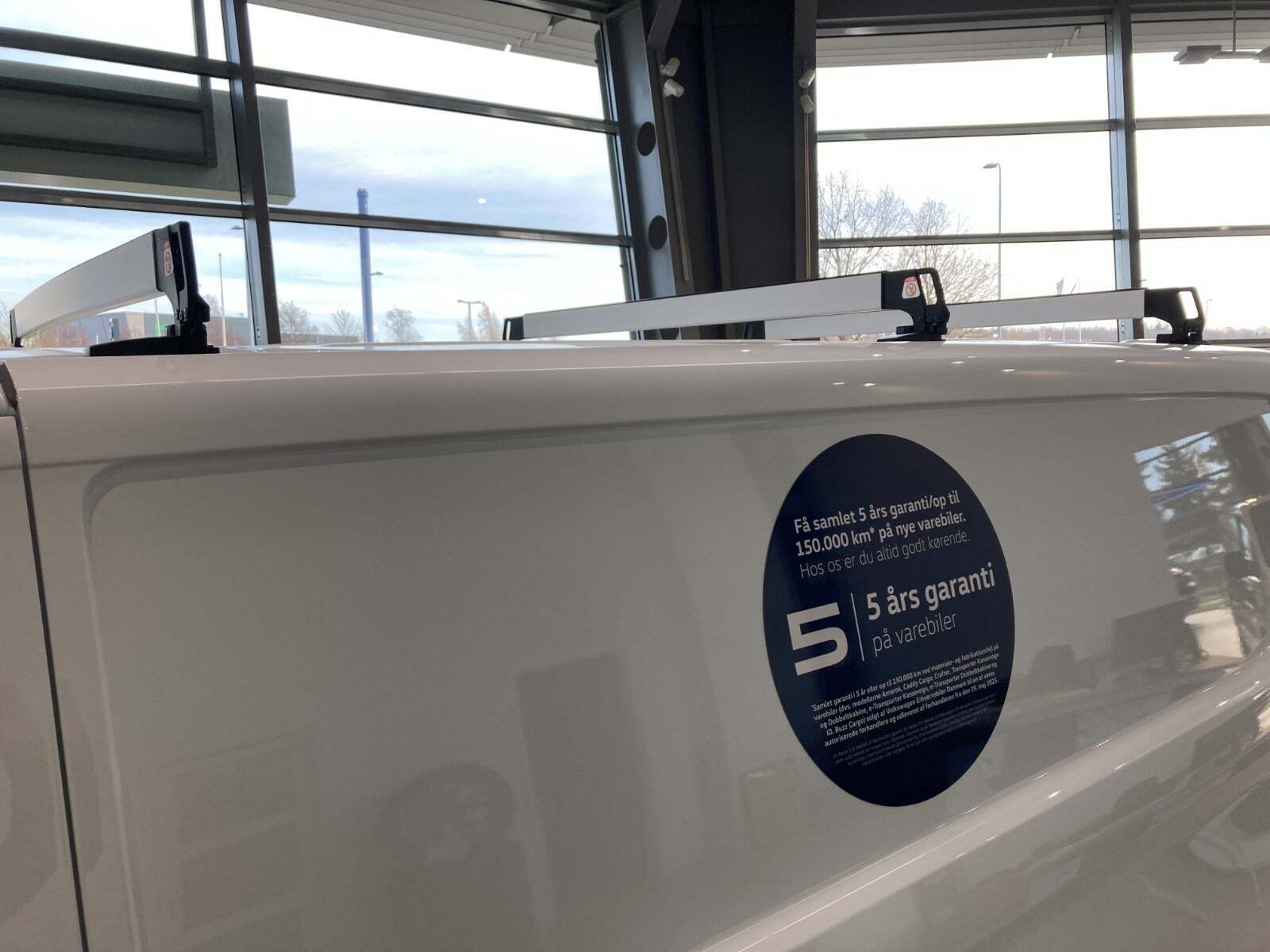 Hvid VW e-Transporter fra 2025