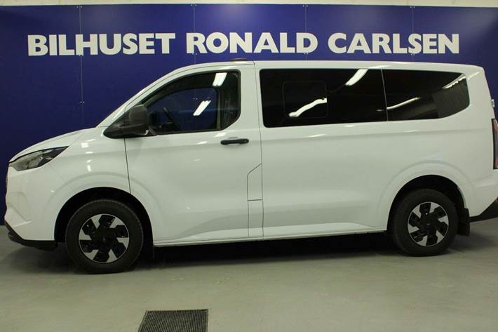 Hvid Ford E-Transit Custom Kombi 340S fra 2025