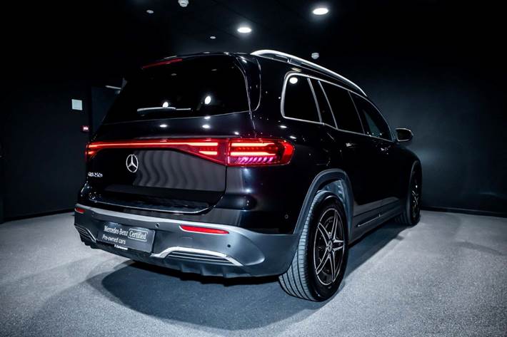 Sort Mercedes EQB250+ fra 2026