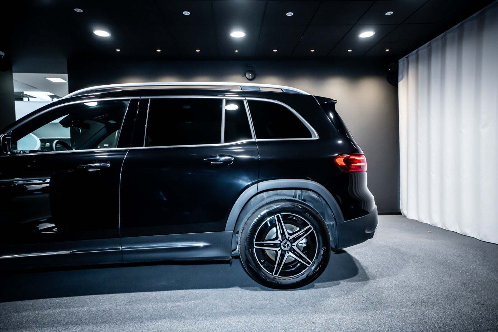 Sort Mercedes EQB250+ fra 2026