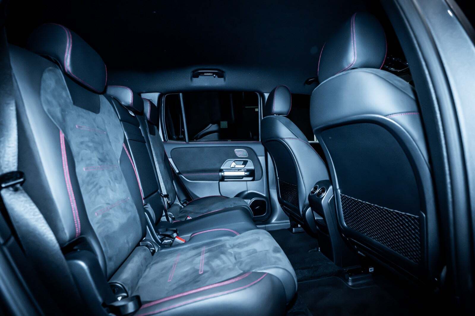 Grå Mercedes EQB250+ fra 2026