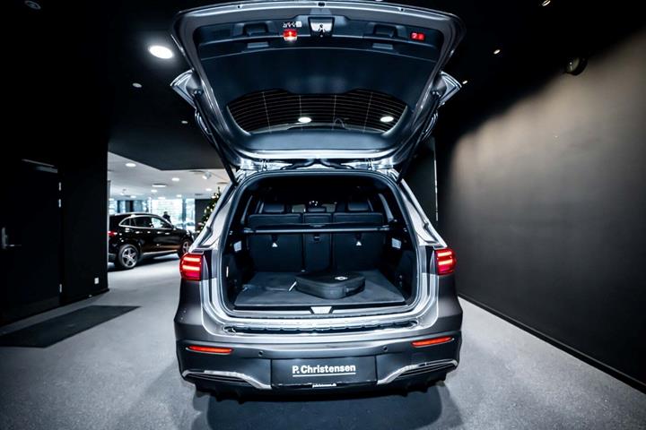 Grå Mercedes EQB250+ fra 2026