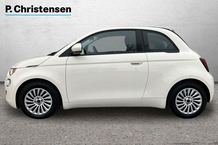 Hvid Fiat 500e fra 2023