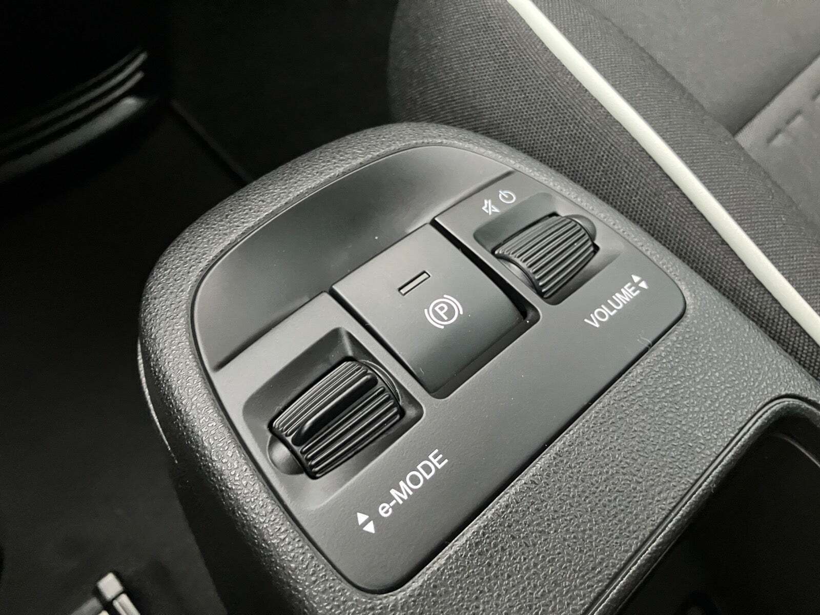 Hvid Fiat 500e fra 2023