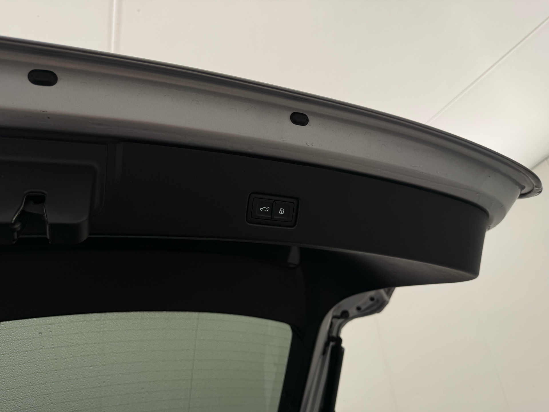 Sølv Audi Q4 fra 2022