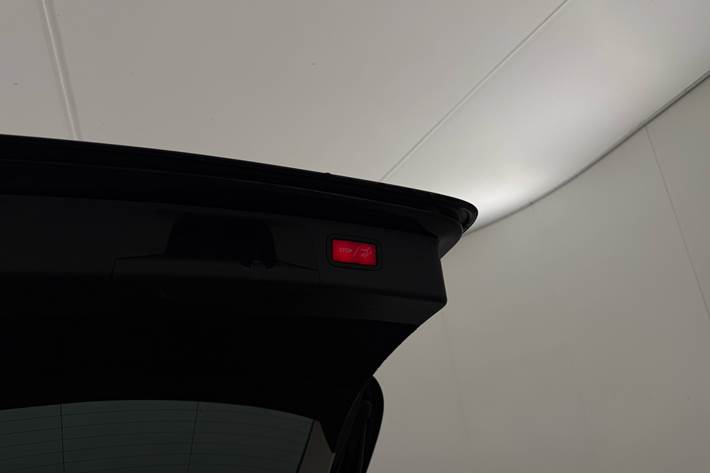 Sort Mercedes E220 d fra 2019