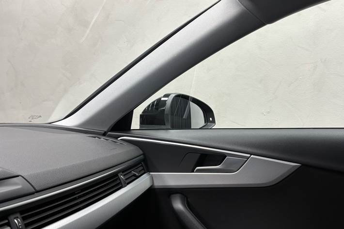 Sort Audi A4 fra 2017