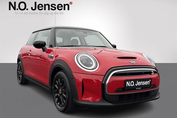 Rød Mini Cooper fra 2022 set udefra
