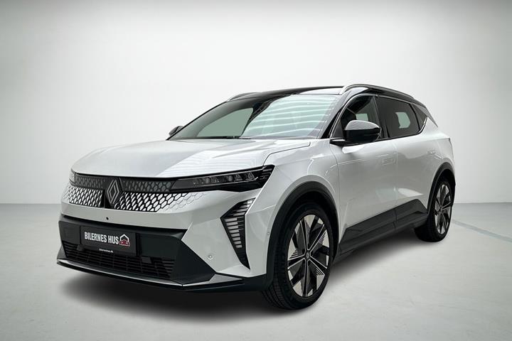 Hvid Renault Scénic fra 2025 set udefra