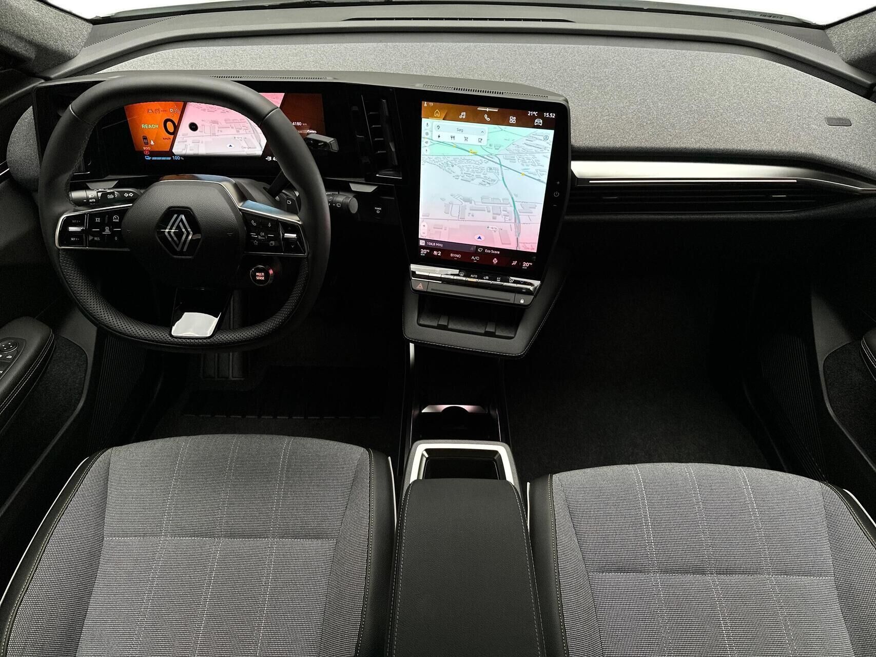 Hvid Renault Scénic fra 2025