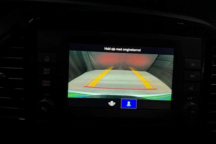 Hvid Mercedes eVito 129 fra 2024