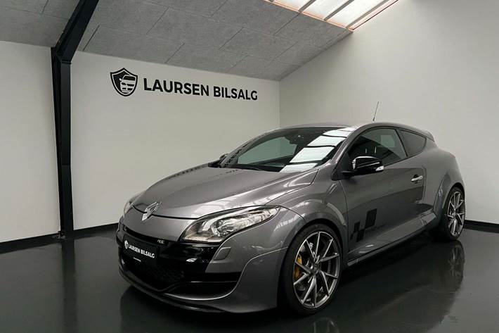 Grå Renault Megane III fra 2011