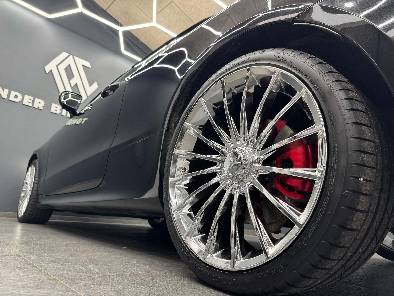 Sort Mercedes E350 d fra 2018