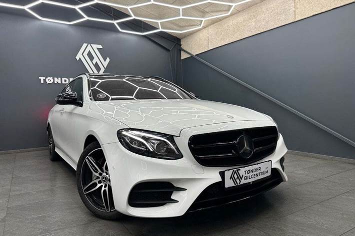 Hvid Mercedes E220 d fra 2018 set udefra
