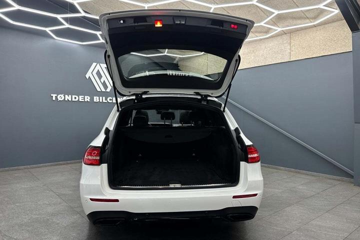 Hvid Mercedes E220 d fra 2018