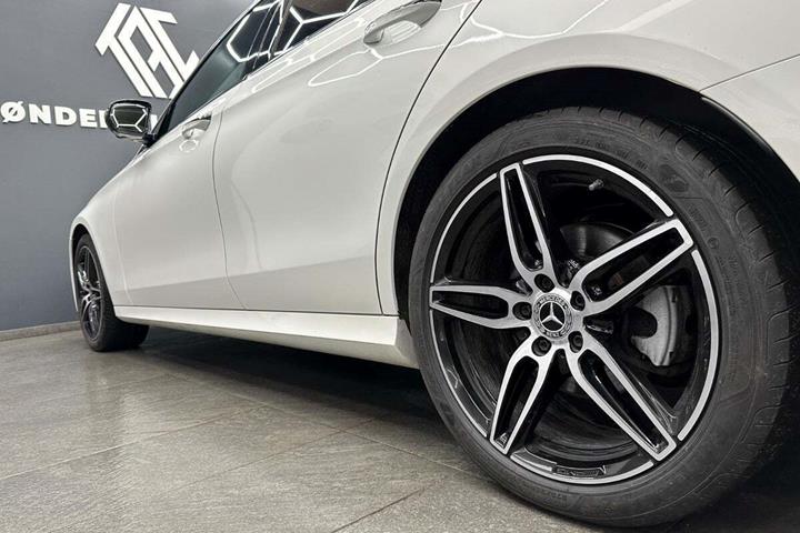 Hvid Mercedes E220 d fra 2018